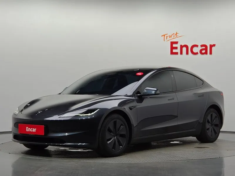 Tesla Model 3 2025