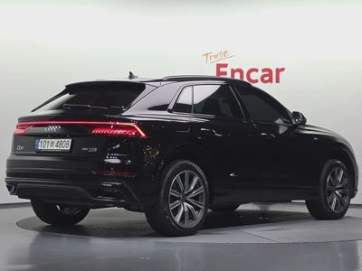 Audi Q8 2021