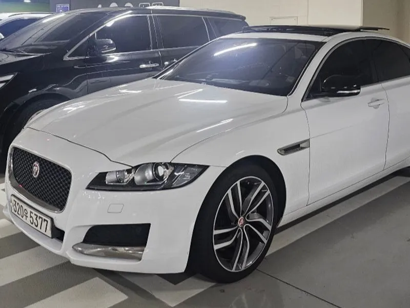 Jaguar XF 2016