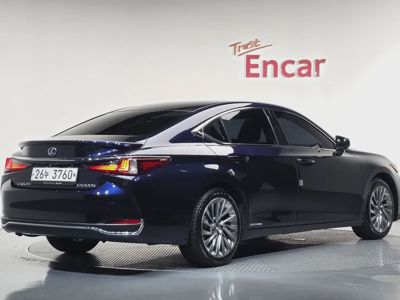 Lexus ES 2019