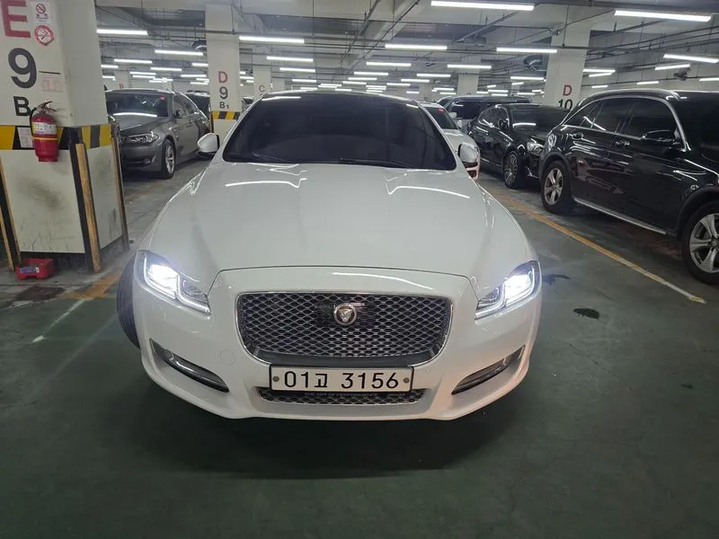 Jaguar XJ 2016