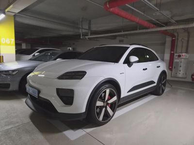 Porsche Macan 2025