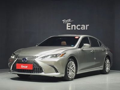 Lexus ES 2021