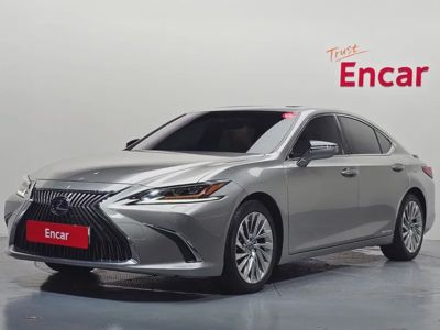 Lexus ES 2020