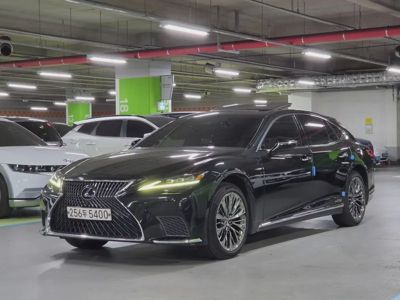 Lexus LS 2021